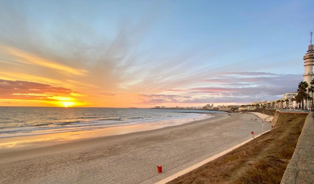 50M Playa Caleta Y Teatro Falla Grupo Ac Gestion กาดิซ ภายนอก รูปภาพ